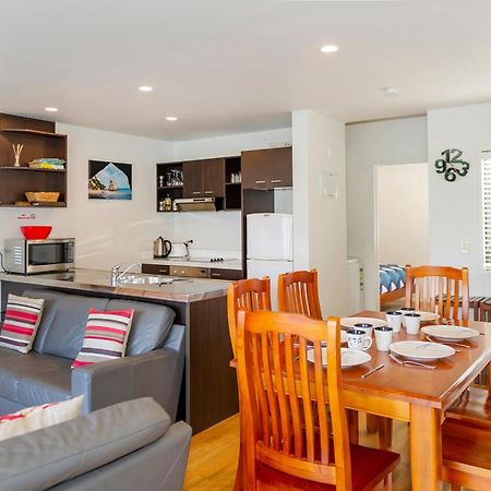 Aqua Soleil Beachfront Apartment Whitianga Exterior photo